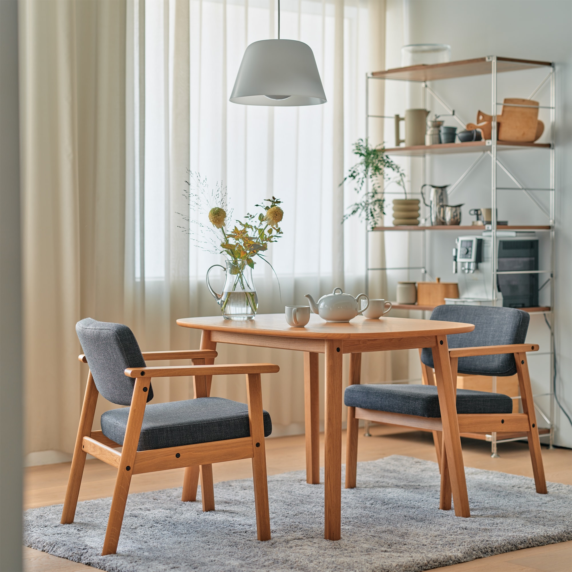 木製アームチェア 木製アームチェア チャコール | 無印良品