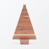 形が変えられるレッドシダーツリー　大