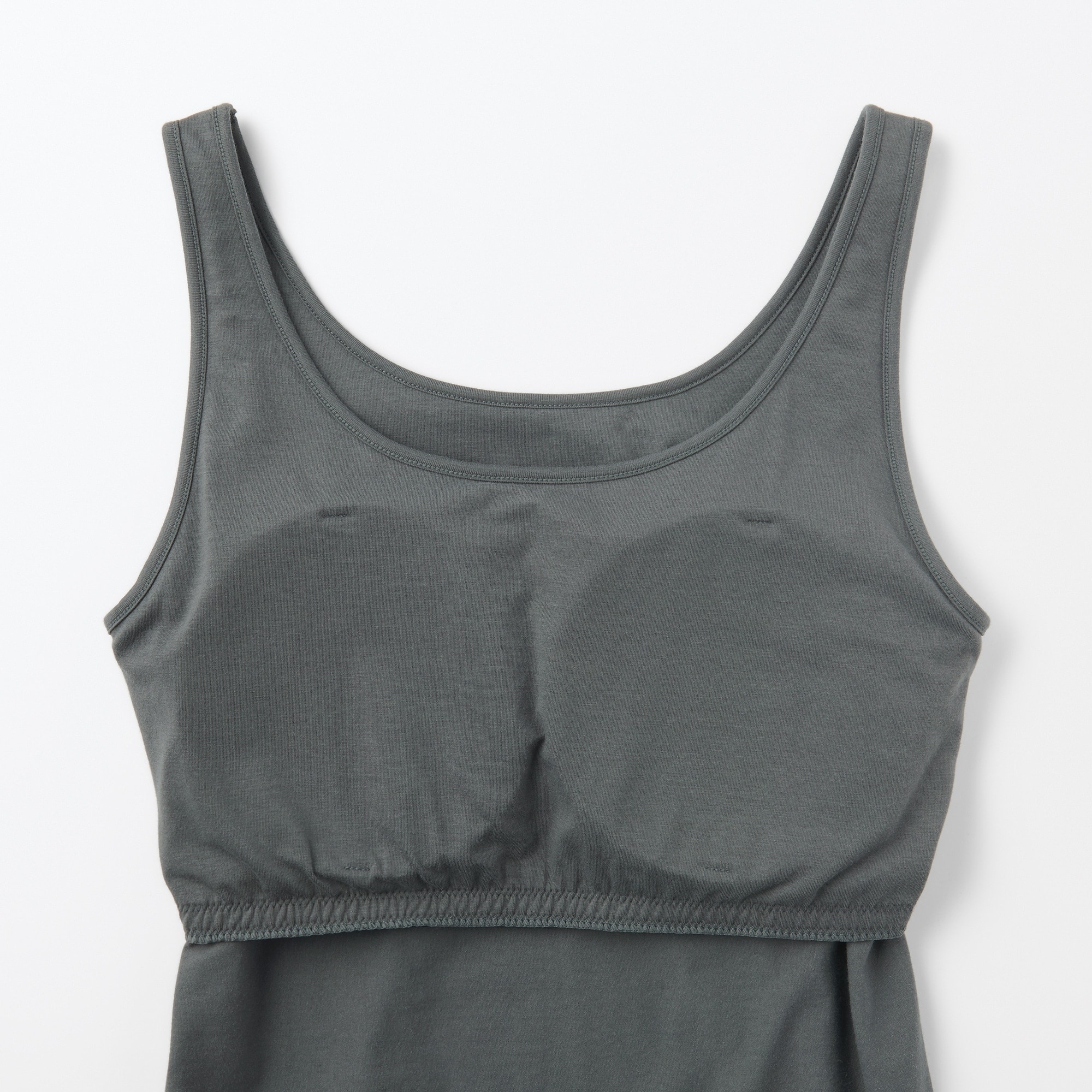 婦人　胸のボリュームをおさえるブラタンクトップ