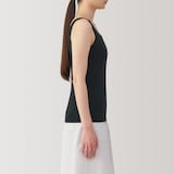 婦人　胸のボリュームをおさえるブラタンクトップ