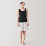 婦人　胸のボリュームをおさえるブラタンクトップ