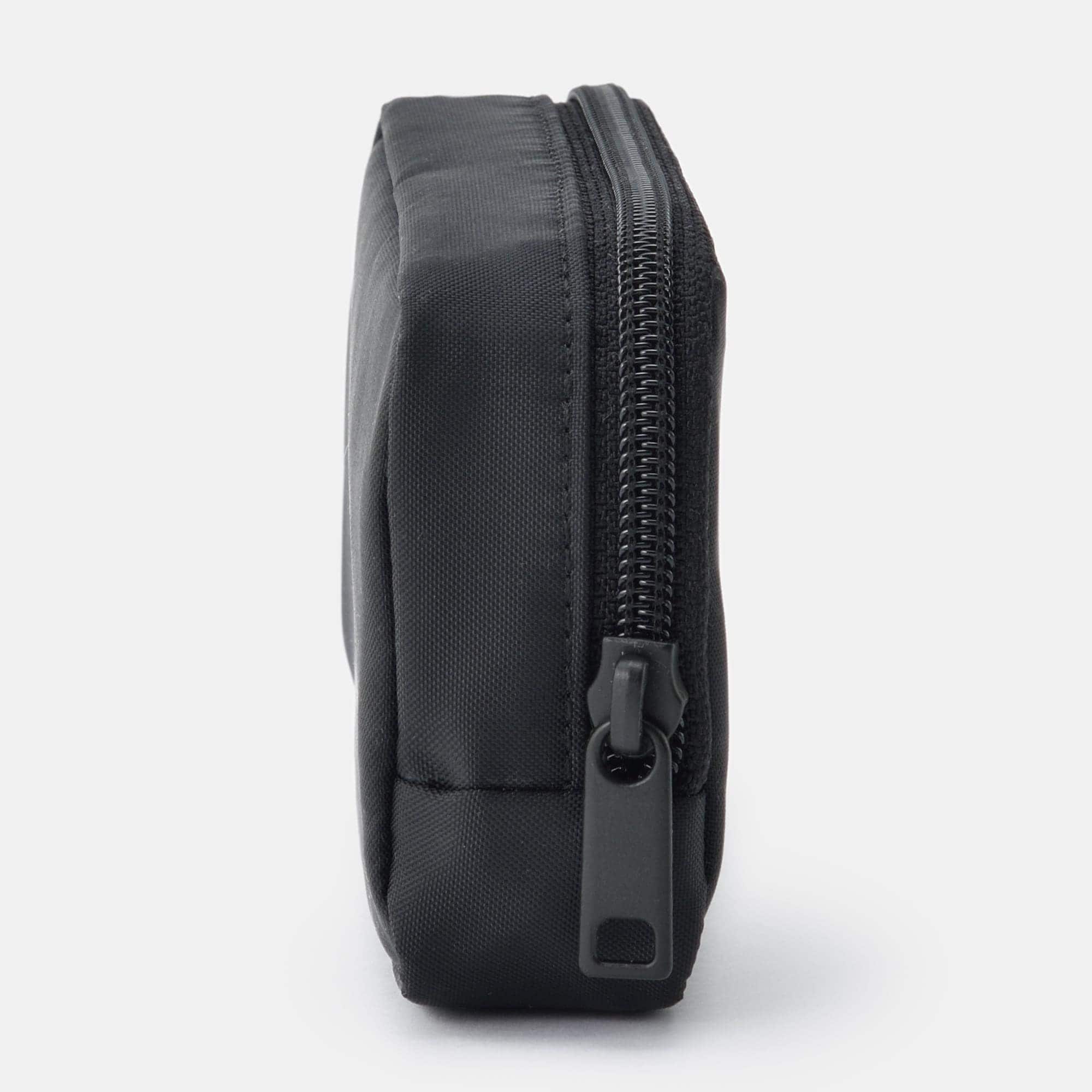 再生ナイロンコンパクトポーチ