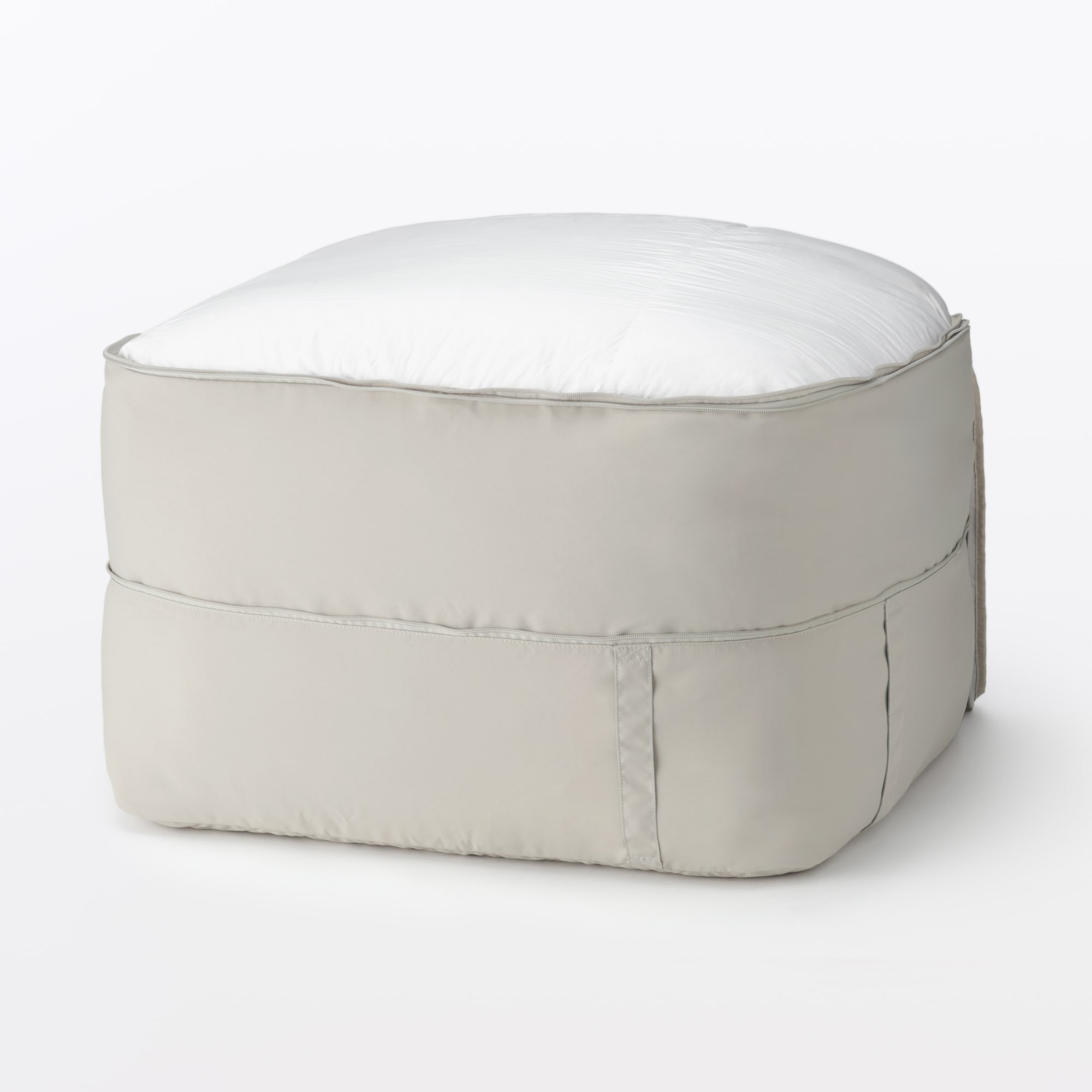 高さが変えられるふとん収納袋