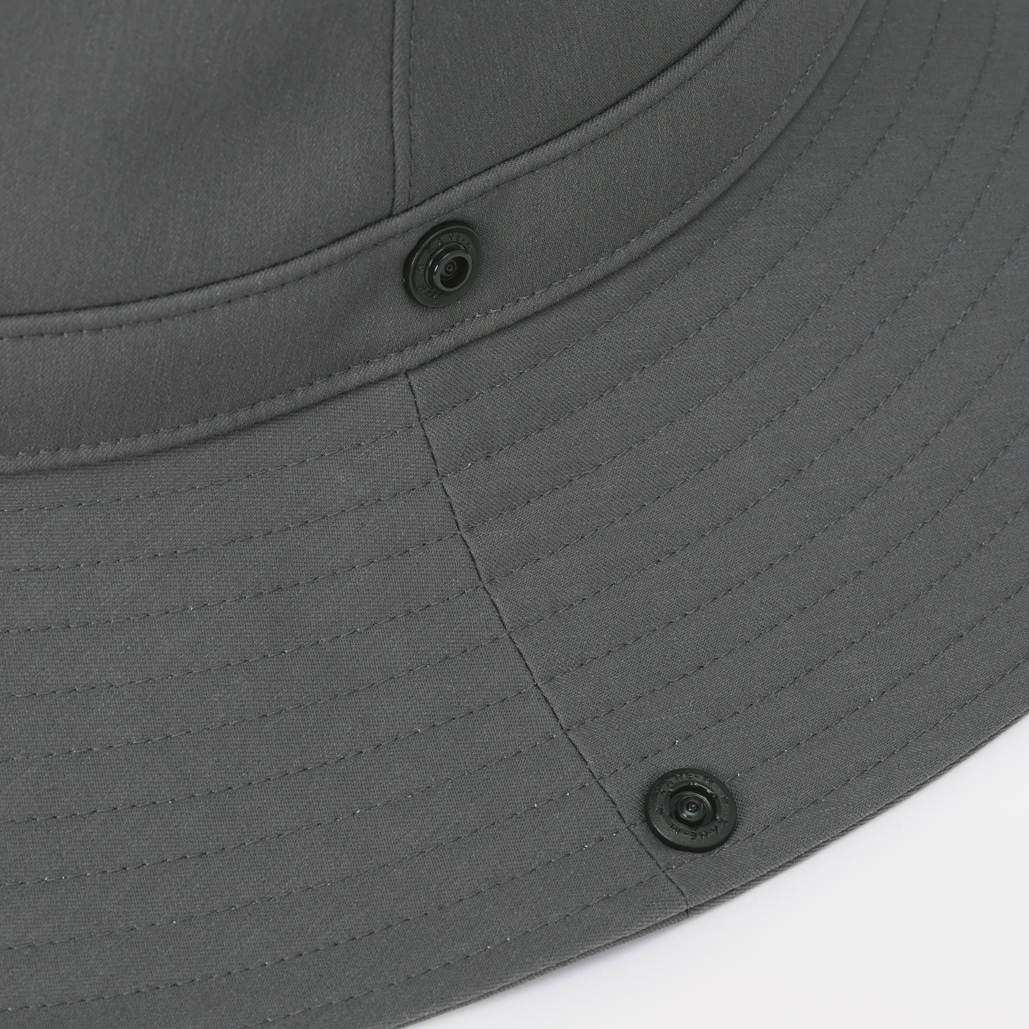 ＵＶカット透湿撥水　防水テープ使いサファリハット