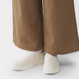 婦人　柔らかい中敷を使用した　撥水　スリッポンスニーカー