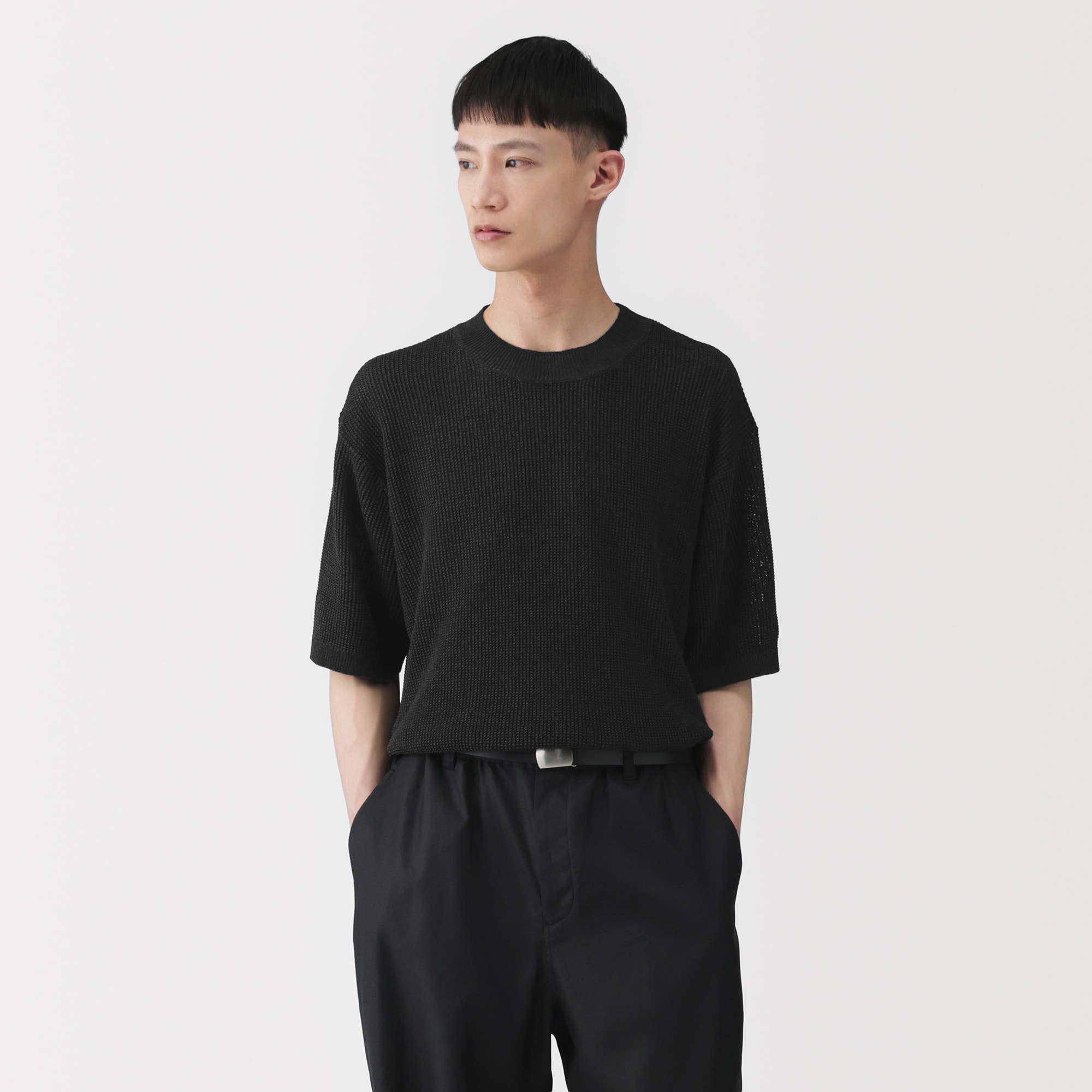 【完売品・極美品】MUJI Labo 和紙混半袖クルーネックセーター 黒 L 紳士 和紙混半袖クルーネックセーター | 無印良品