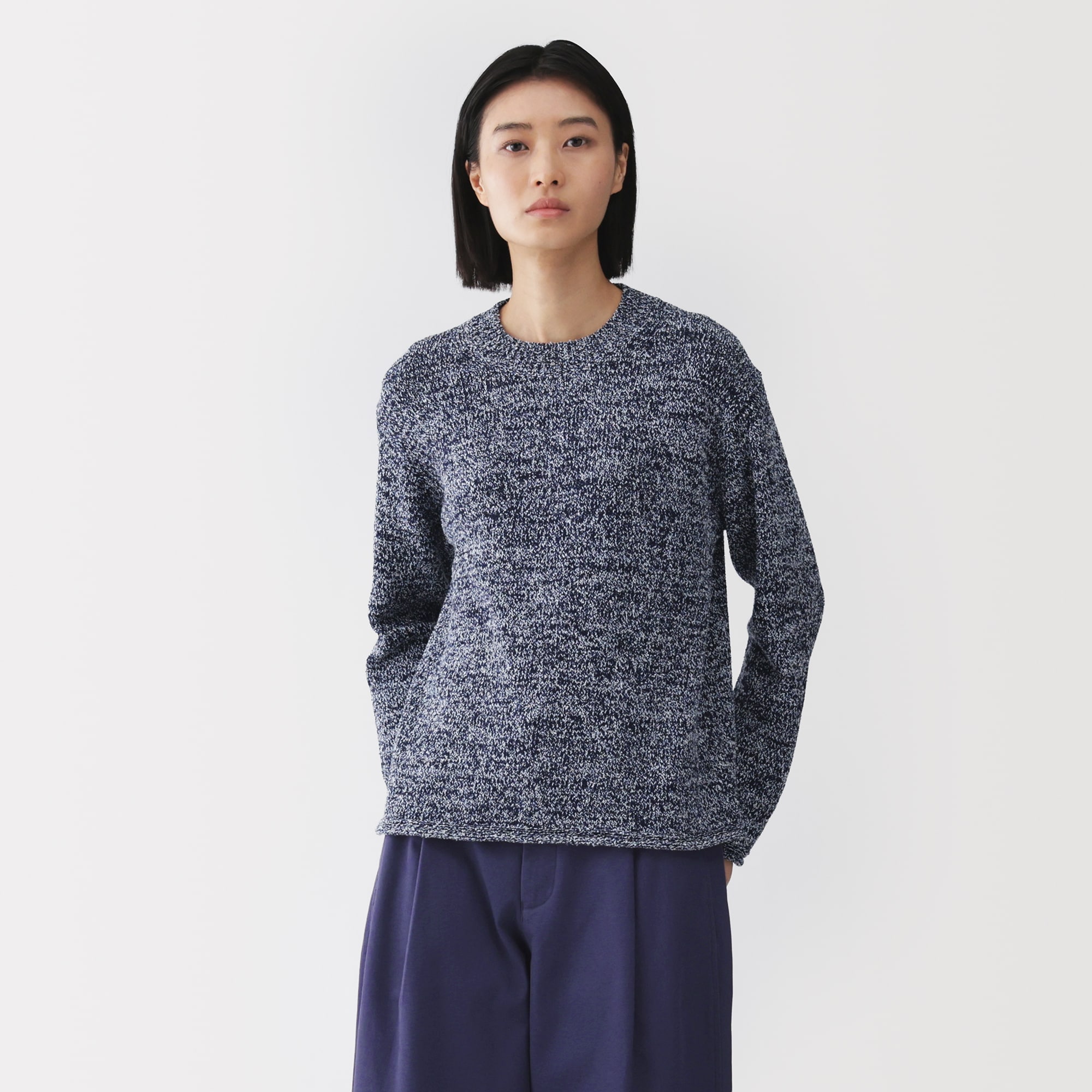 婦人　コットン混ブークレクルーネックセーター