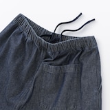 婦人　洗いざらし　デニムイージーテーパードパンツ