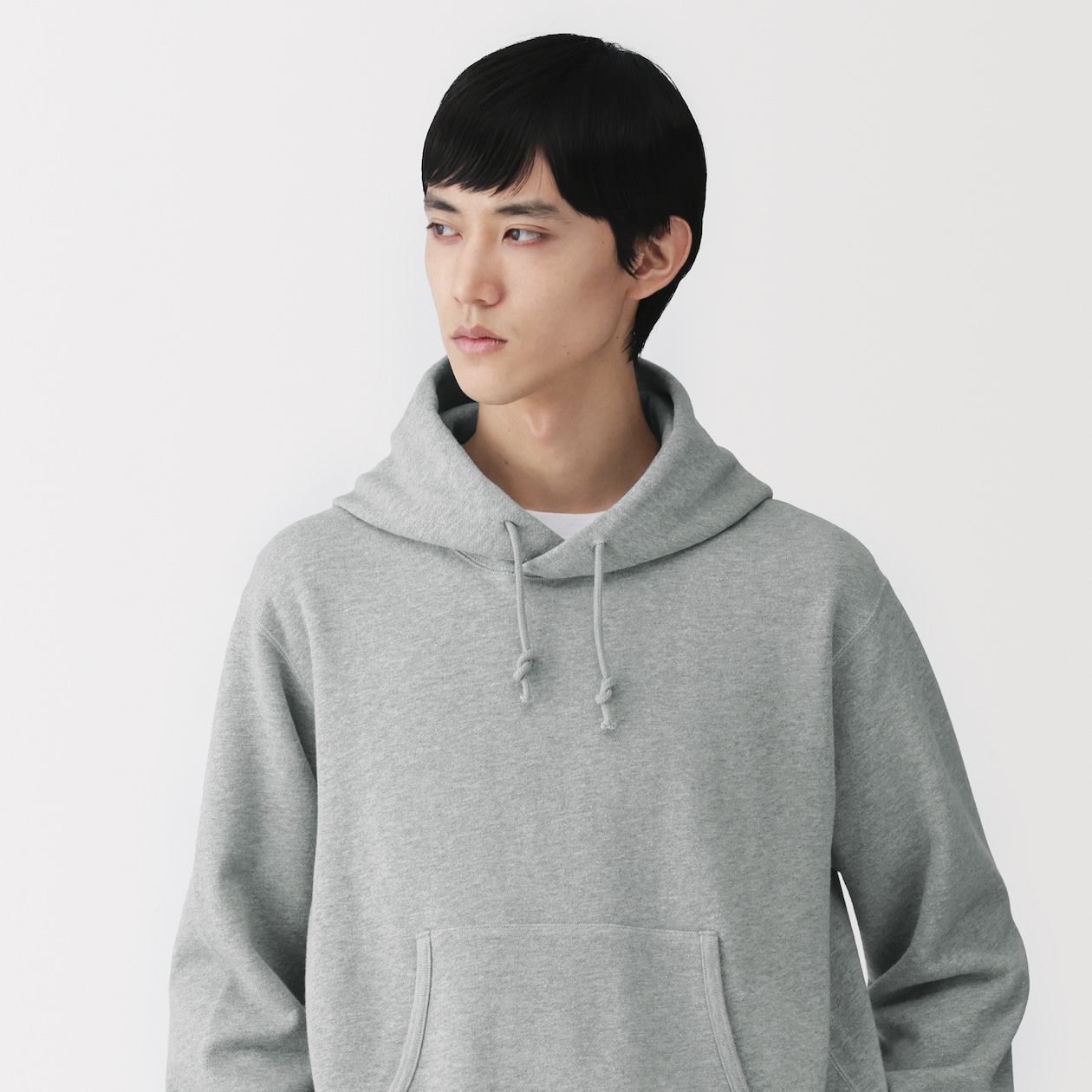 紳士　昔ながらの製法で編み立てたスウェットパーカ