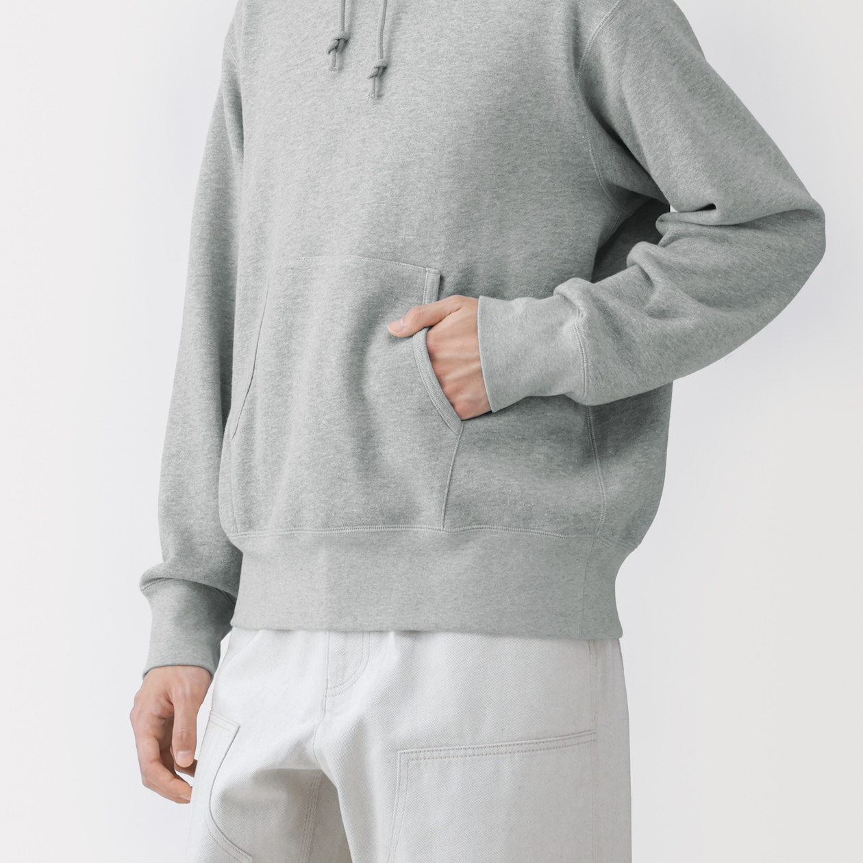 紳士　昔ながらの製法で編み立てたスウェットパーカ