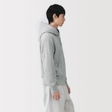 紳士　昔ながらの製法で編み立てたスウェットパーカ