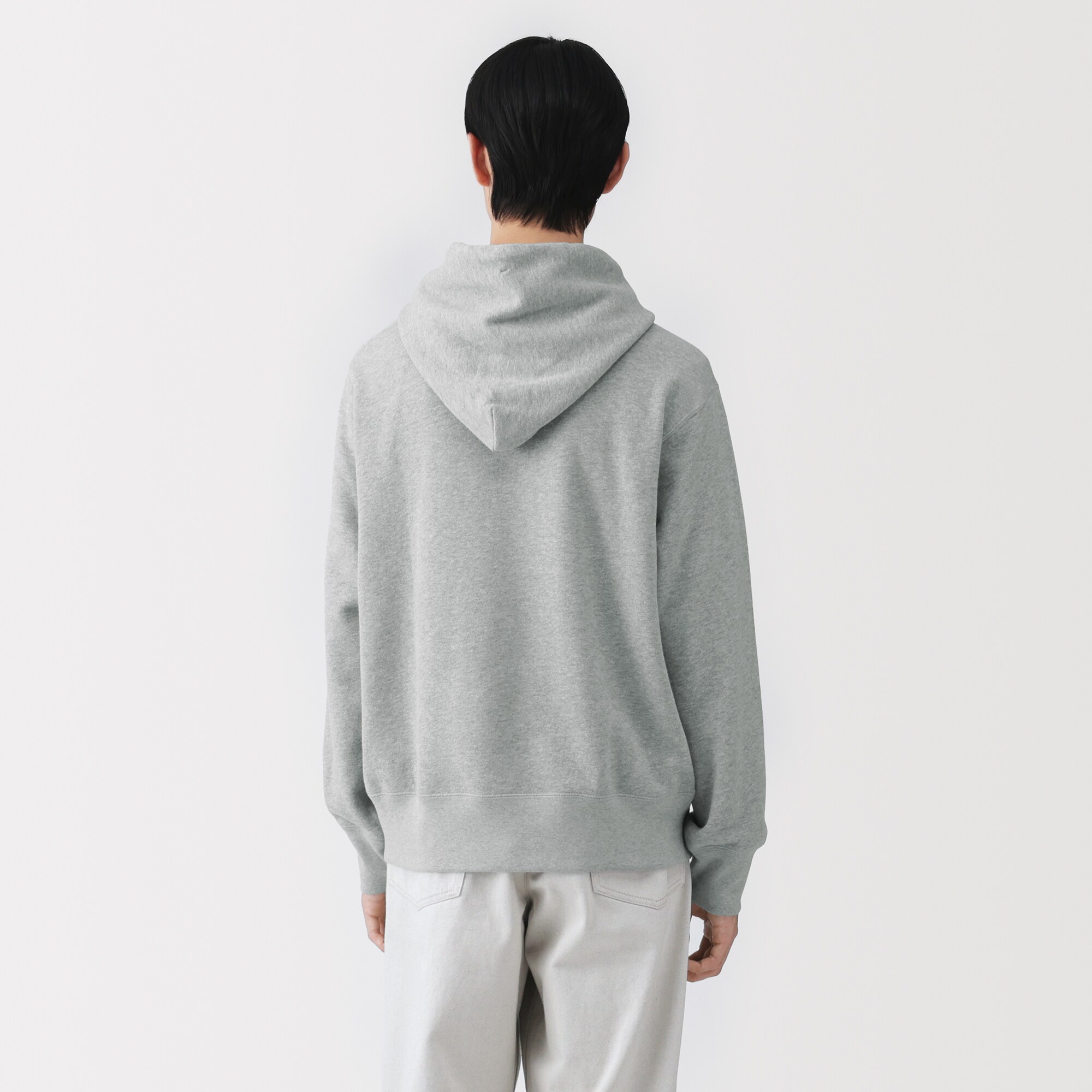 紳士　昔ながらの製法で編み立てたスウェットパーカ