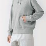 紳士　昔ながらの製法で編み立てたスウェットパーカ