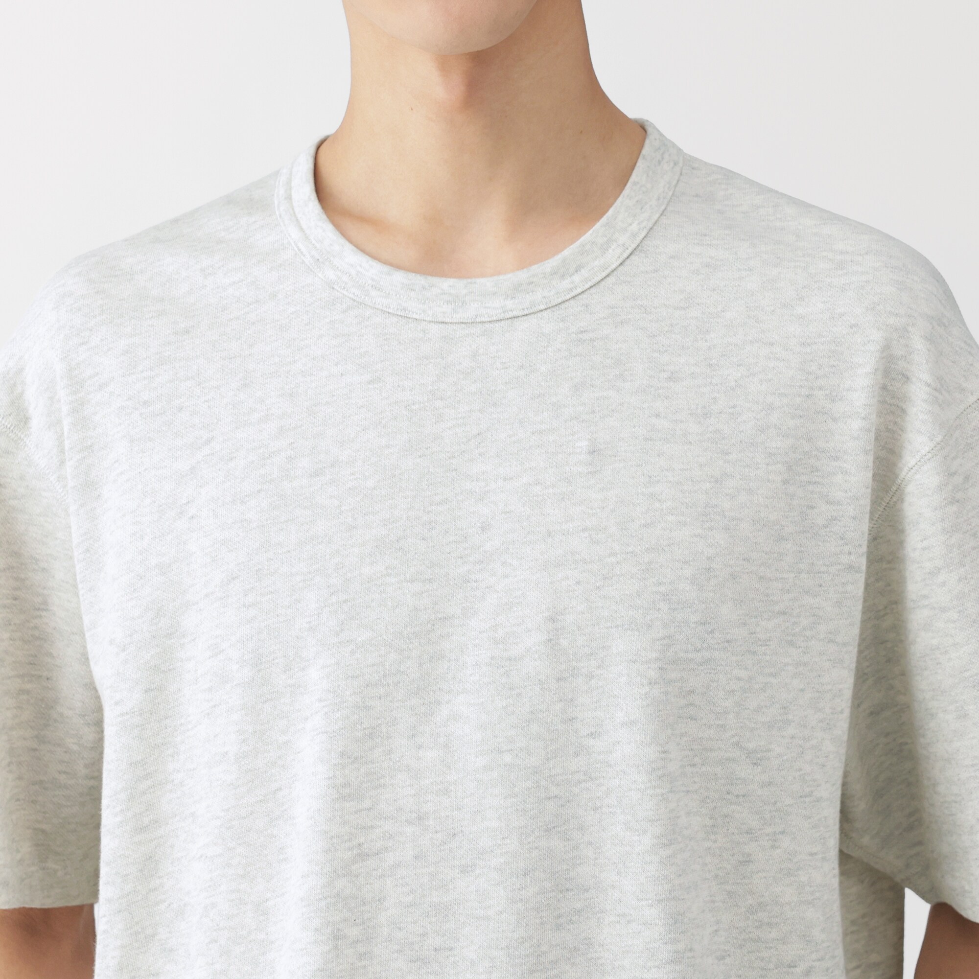 紳士　昔ながらの製法で編み立てたミニ裏毛クルーネック半袖Ｔシャツ