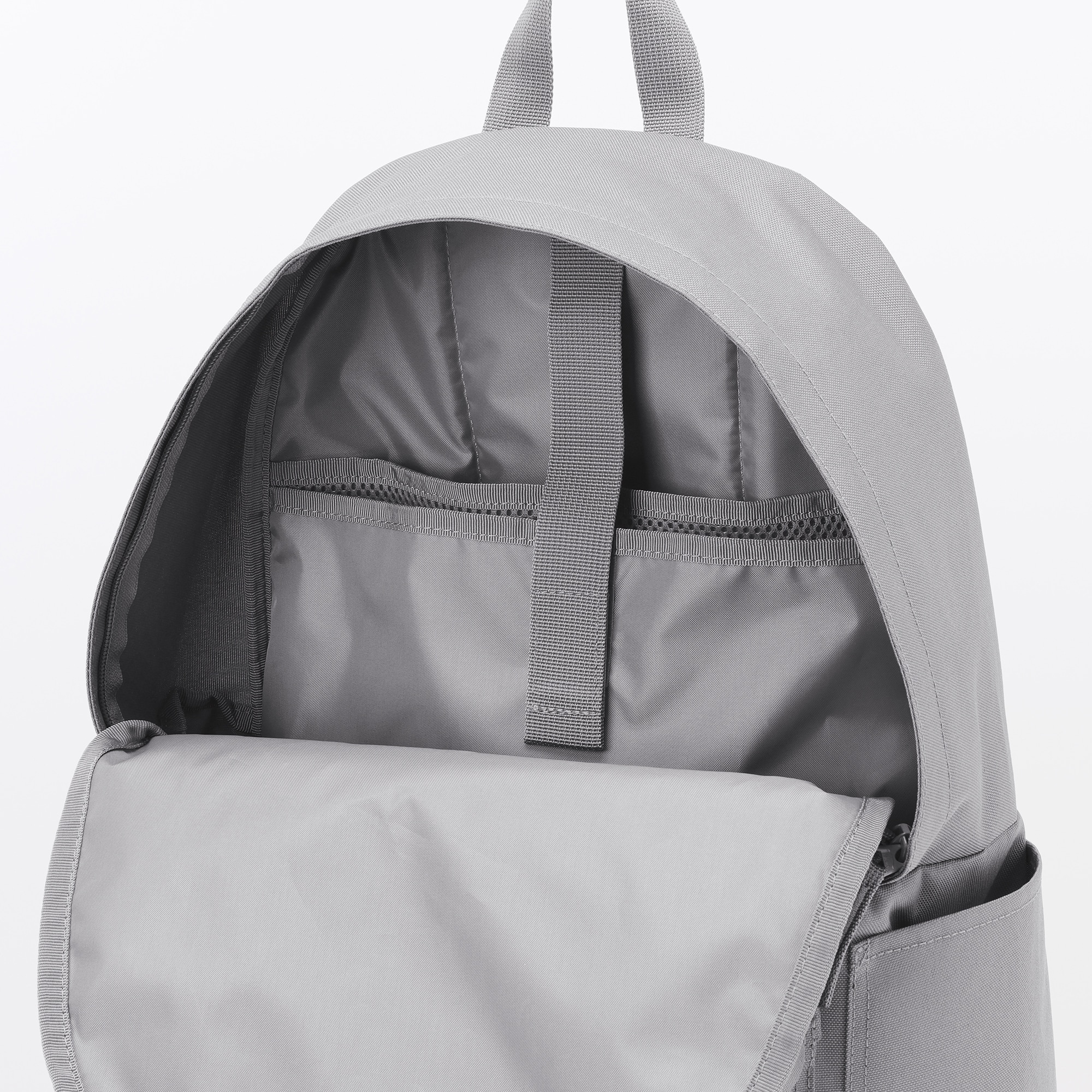 肩の負担を軽くする　撥水　リュックサック