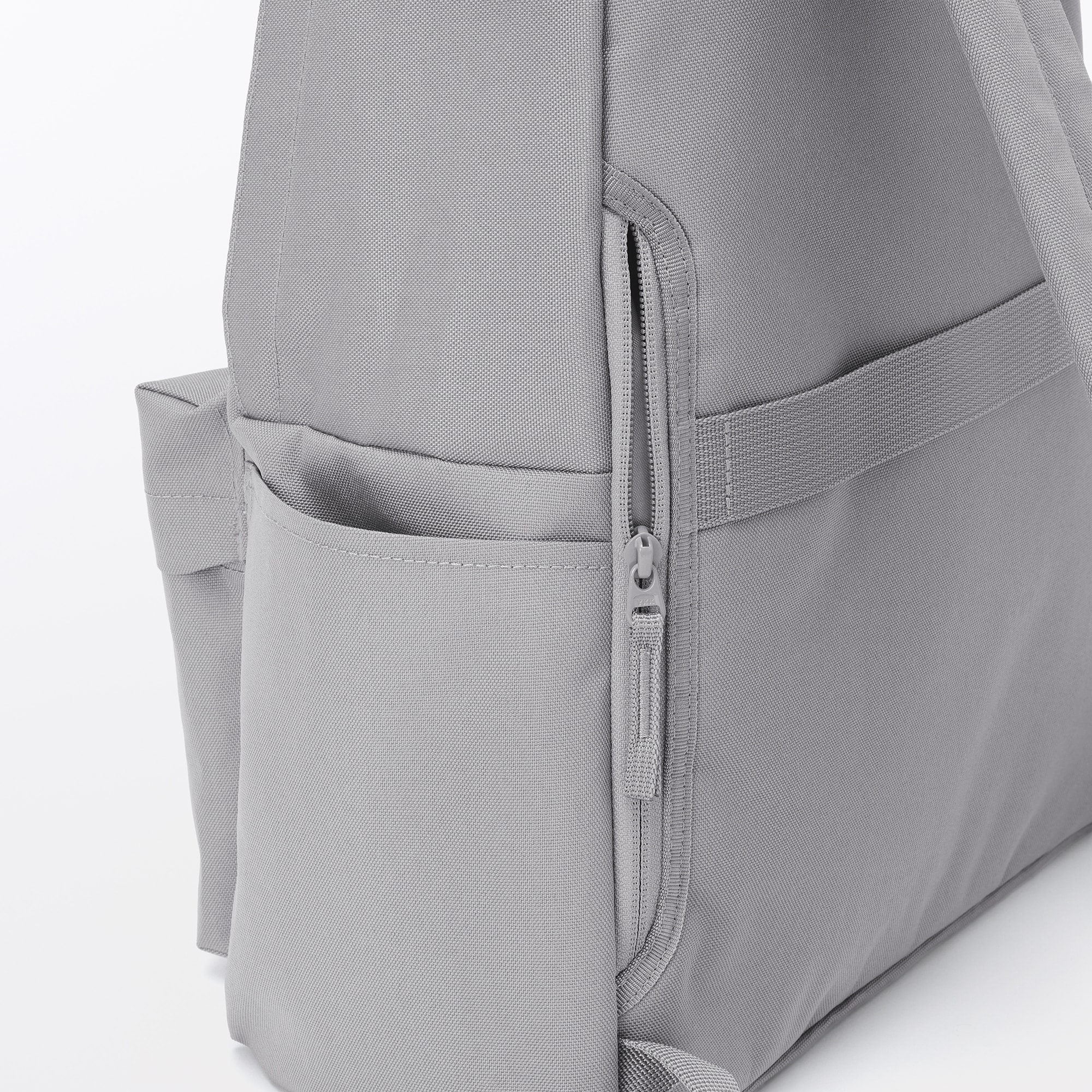 肩の負担を軽くする　撥水　リュックサック