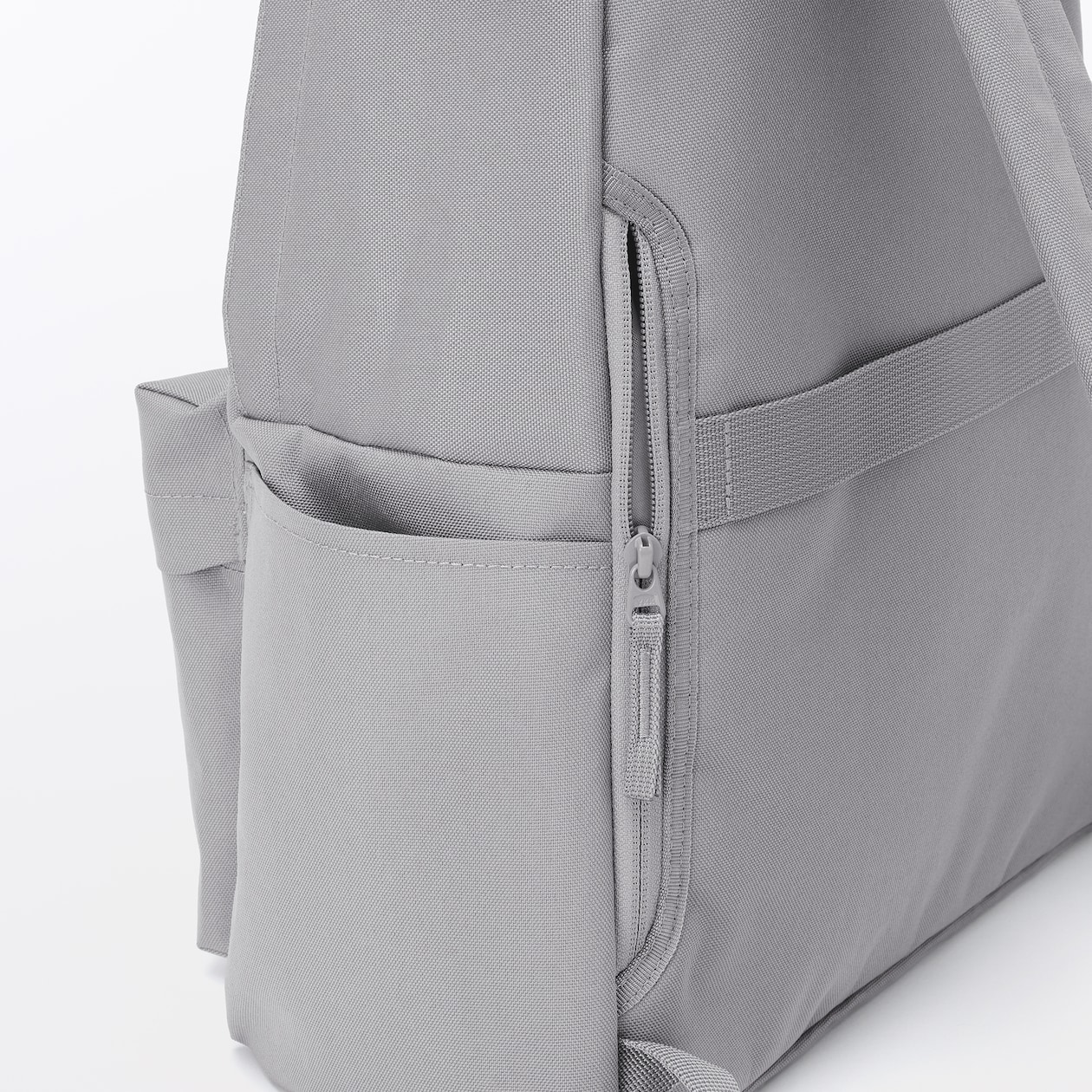 肩の負担を軽くする　撥水　リュックサック