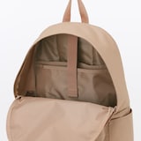 肩の負担を軽くする　撥水　リュックサック