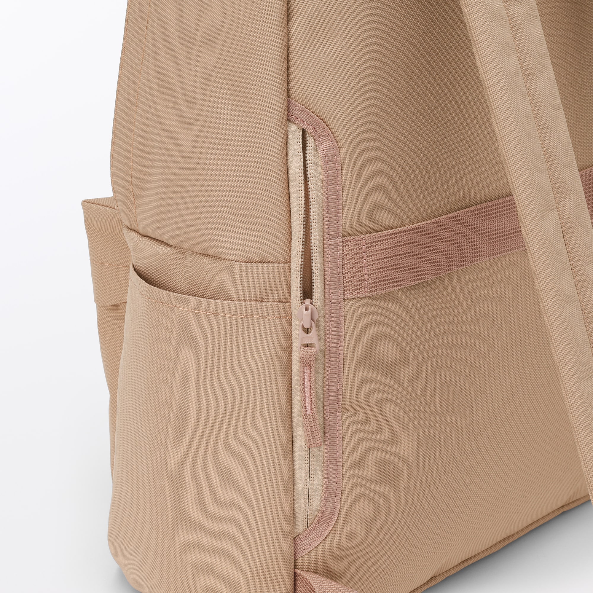 肩の負担を軽くする　撥水　リュックサック