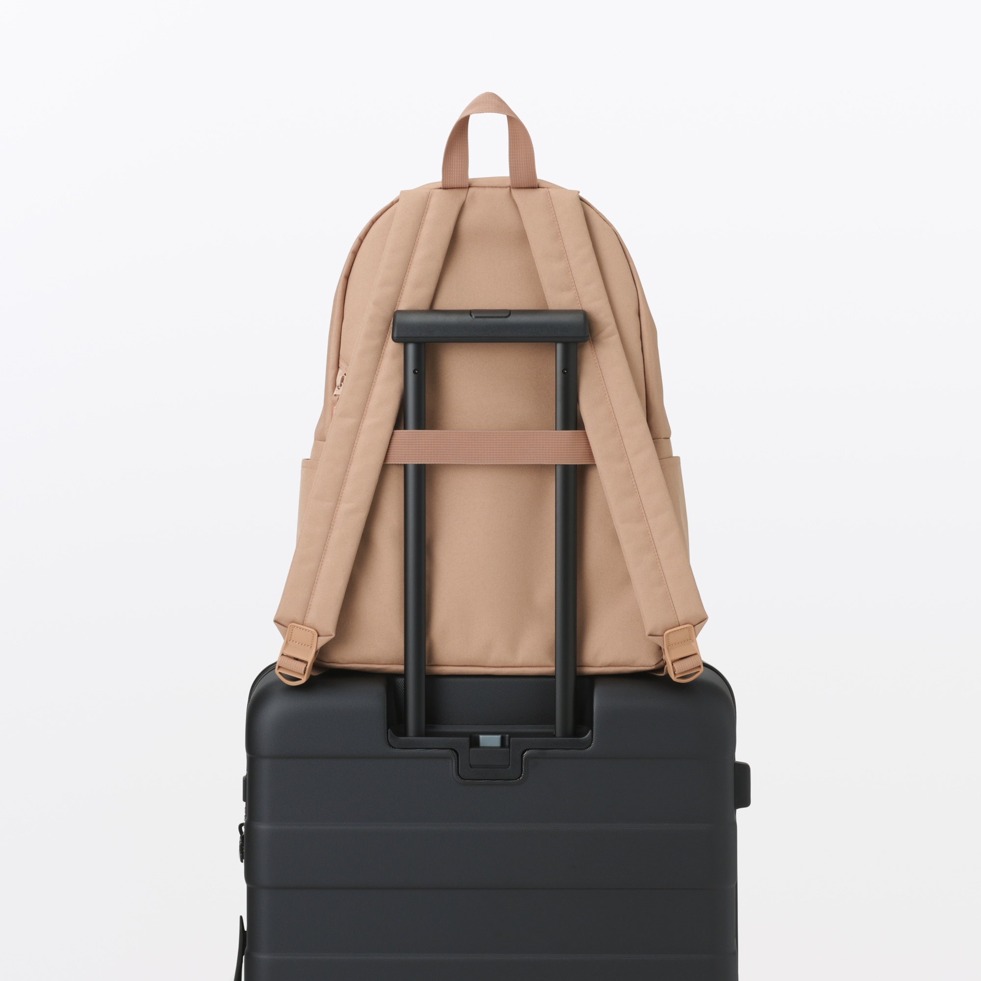 肩の負担を軽くする　撥水　リュックサック