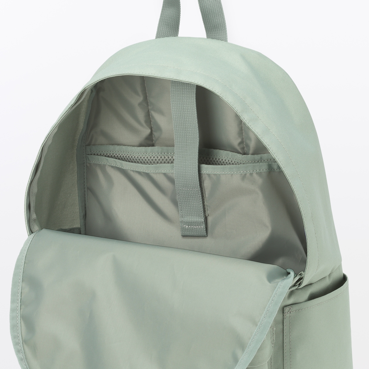 肩の負担を軽くする　撥水　リュックサック