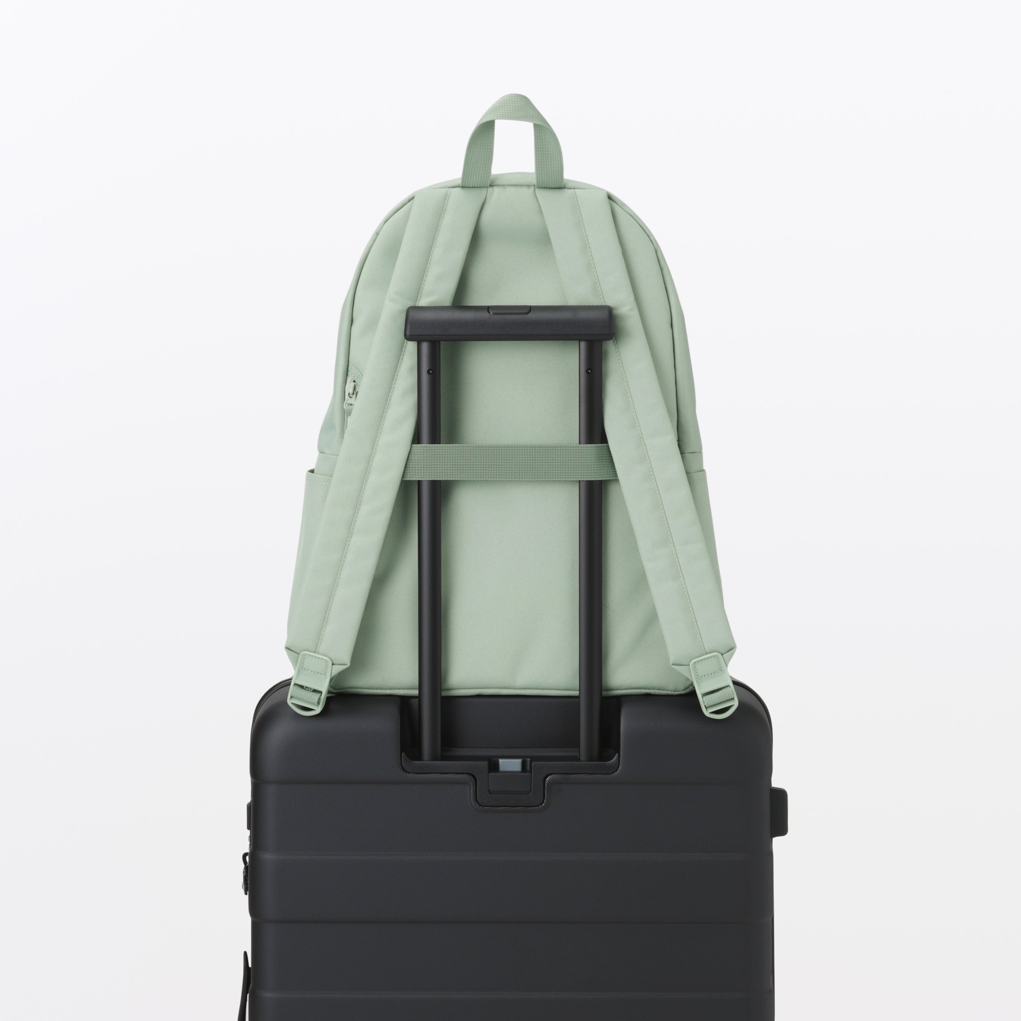 肩の負担を軽くする　撥水　リュックサック