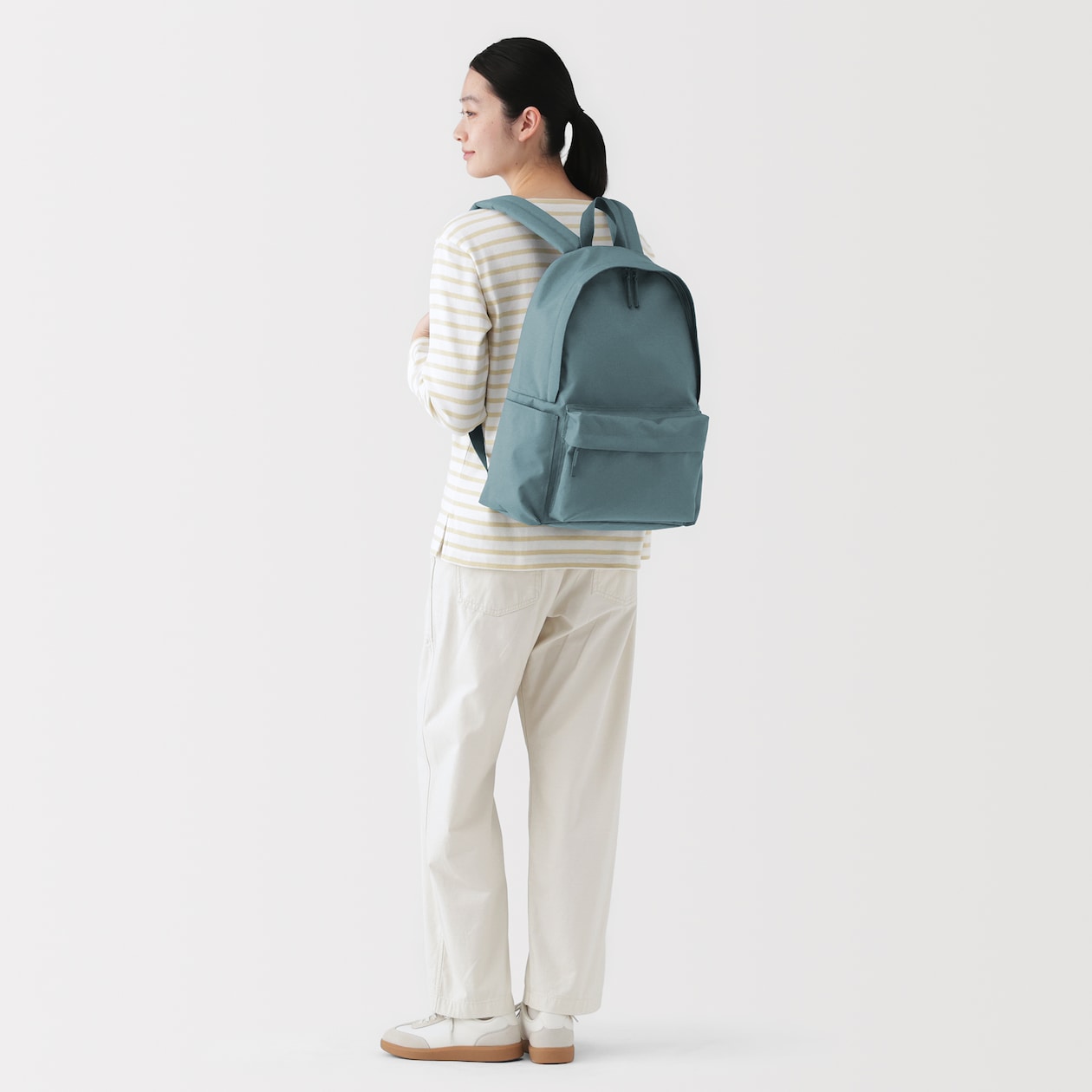 肩の負担を軽くする　撥水　リュックサック