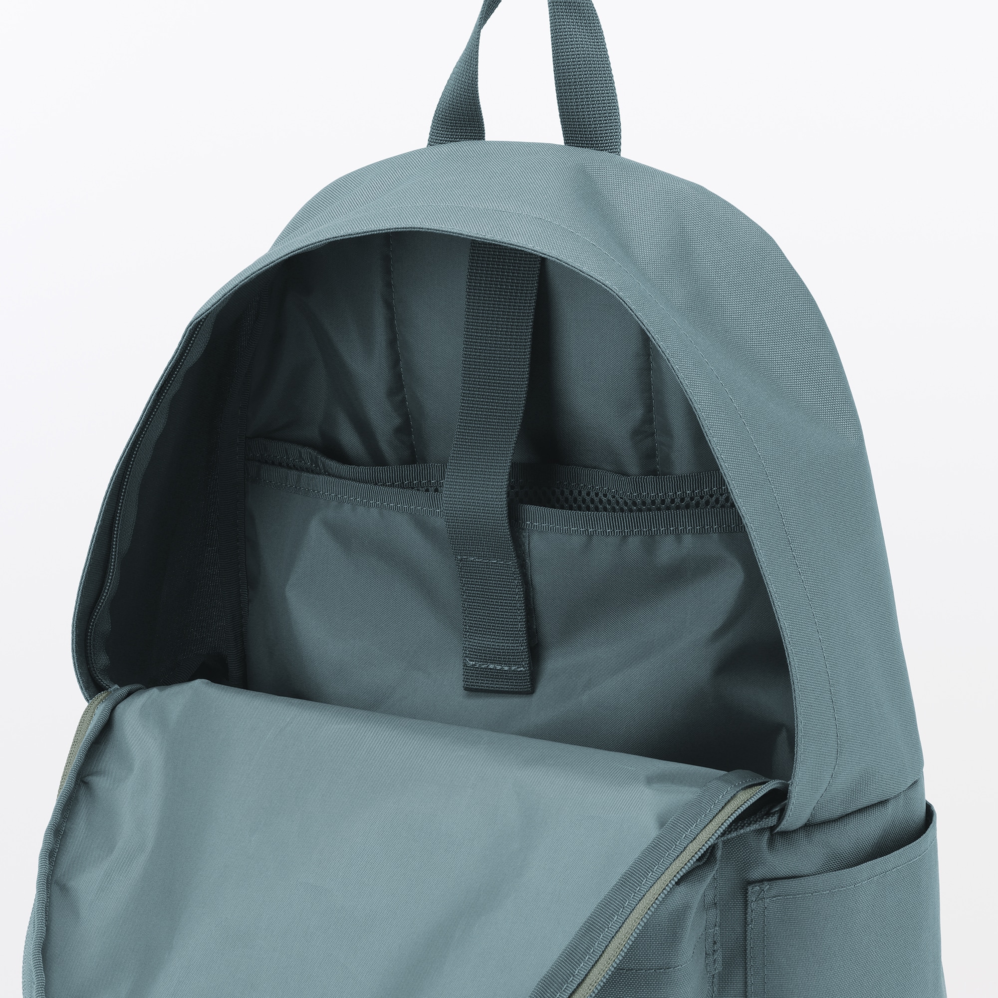 肩の負担を軽くする　撥水　リュックサック