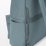 肩の負担を軽くする　撥水　リュックサック