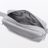 撥水　再生ポリエステル　背面ポケット付き　ショルダーバッグ