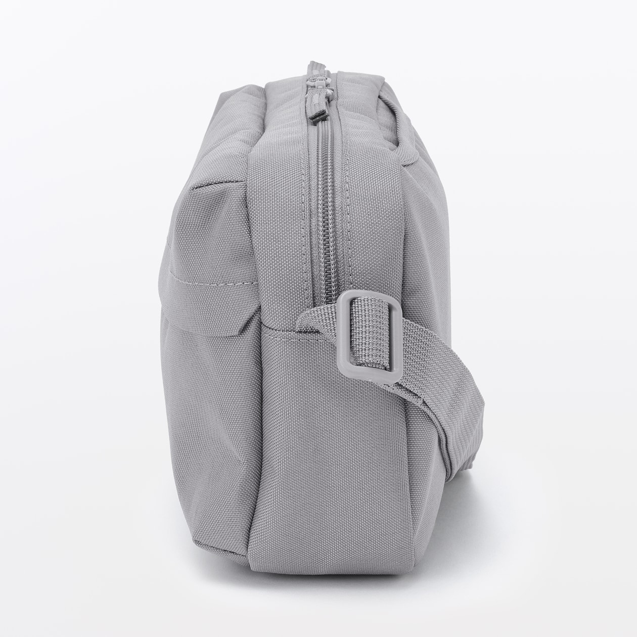 撥水　再生ポリエステル　背面ポケット付き　ショルダーバッグ