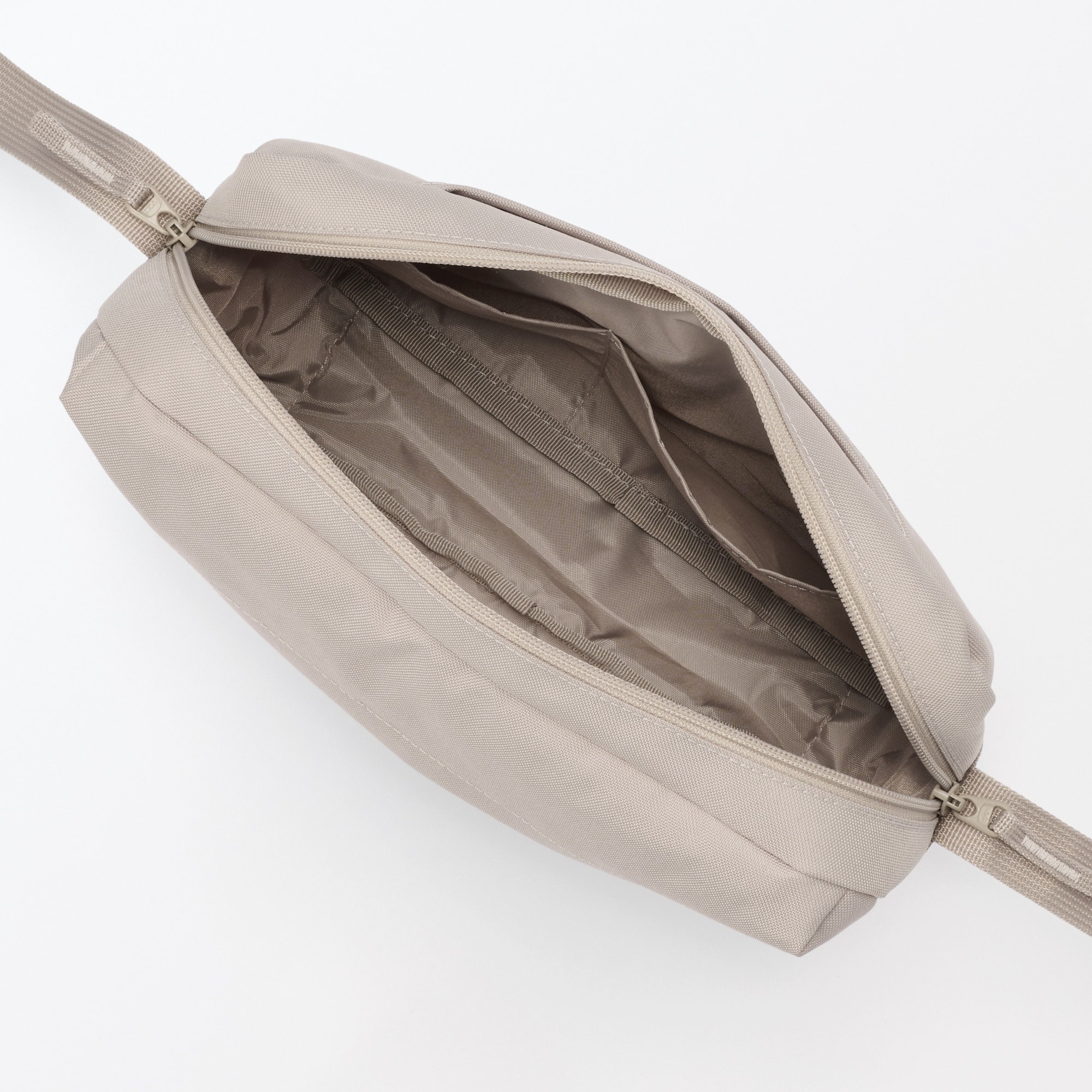 撥水　再生ポリエステル　背面ポケット付き　ショルダーバッグ