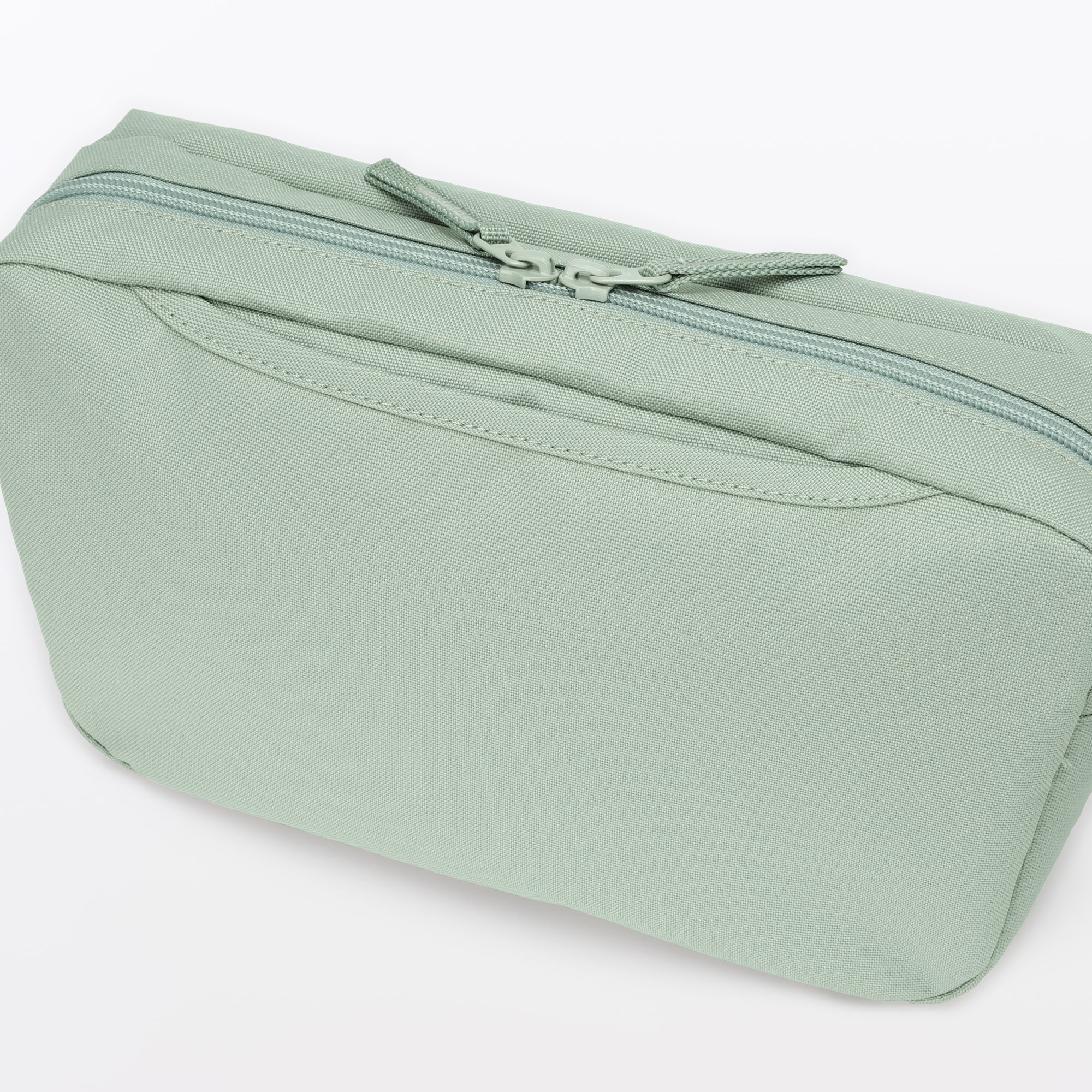 撥水　再生ポリエステル　背面ポケット付き　ショルダーバッグ