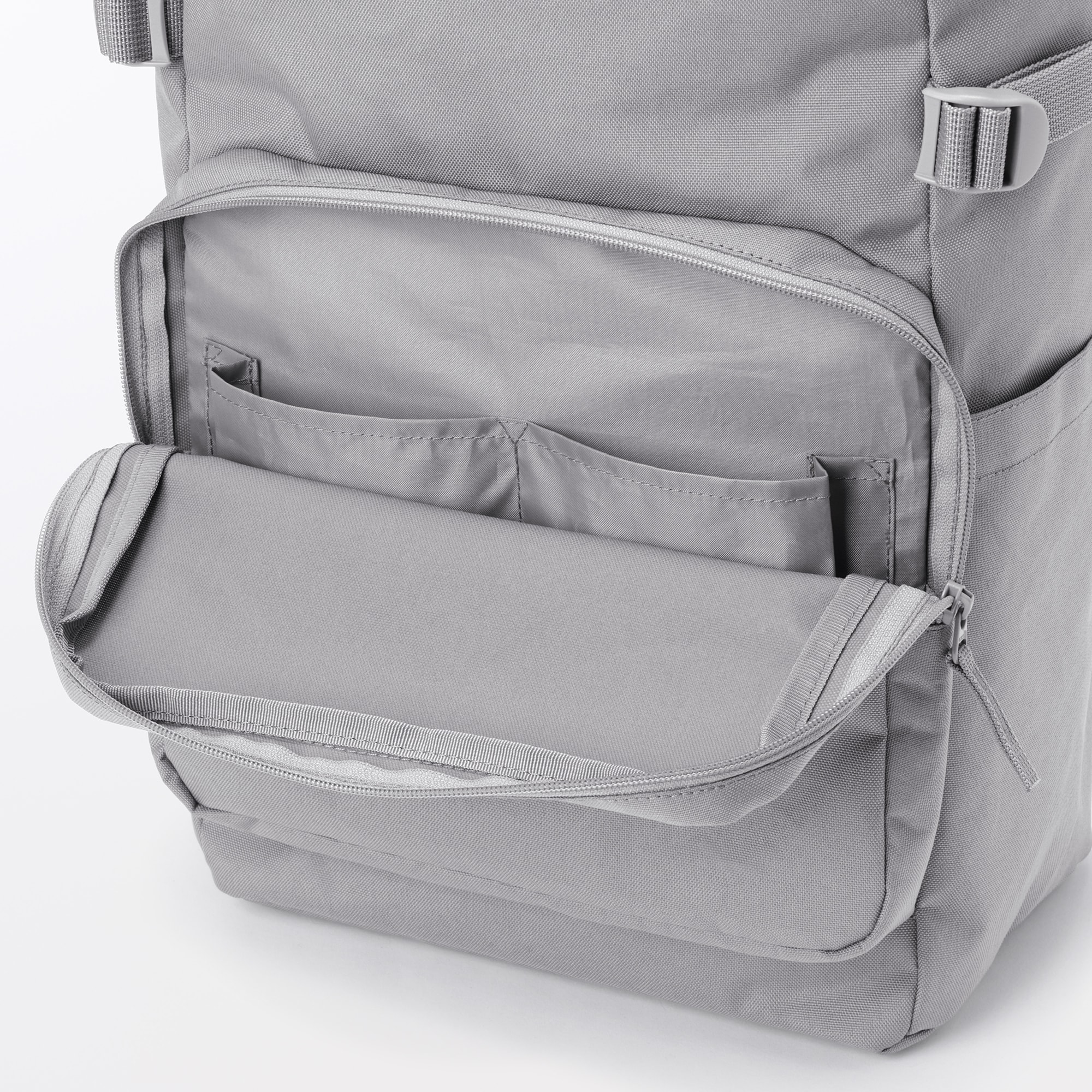 肩の負担を軽くする　撥水　上から開く　リュックサック