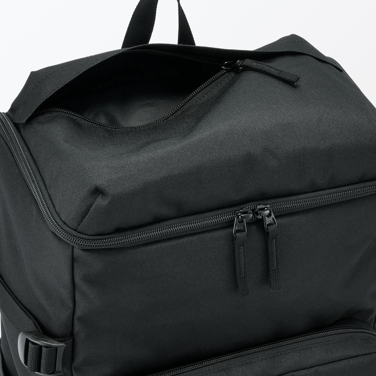 肩の負担を軽くする　撥水　上から開く　リュックサック