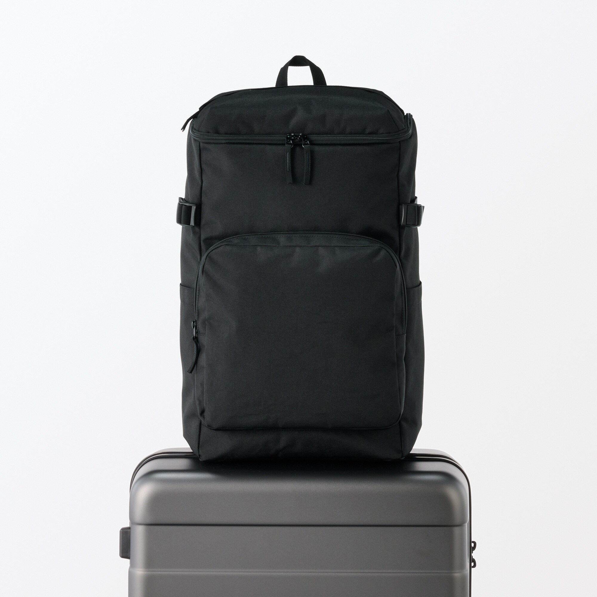 肩の負担を軽くする　撥水　上から開く　リュックサック