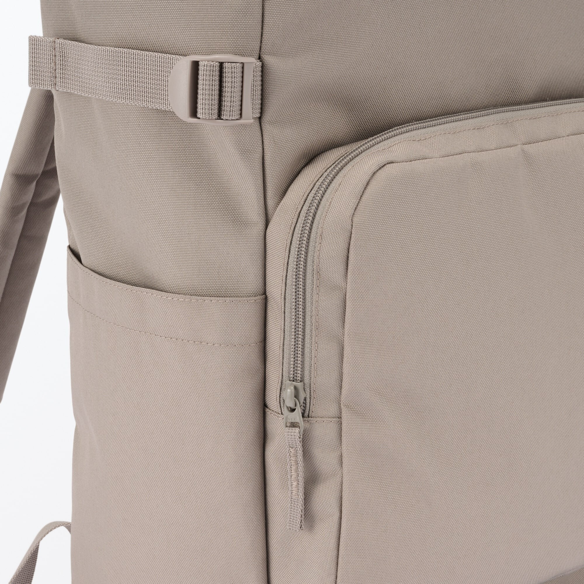 肩の負担を軽くする　撥水　上から開く　リュックサック