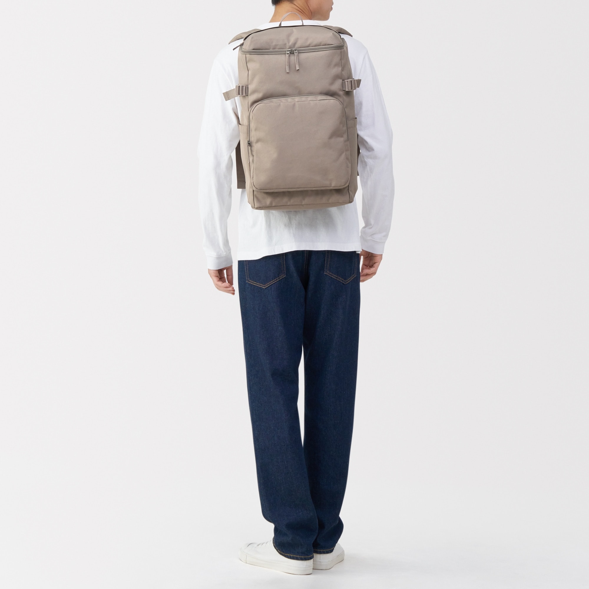 肩の負担を軽くする　撥水　上から開く　リュックサック