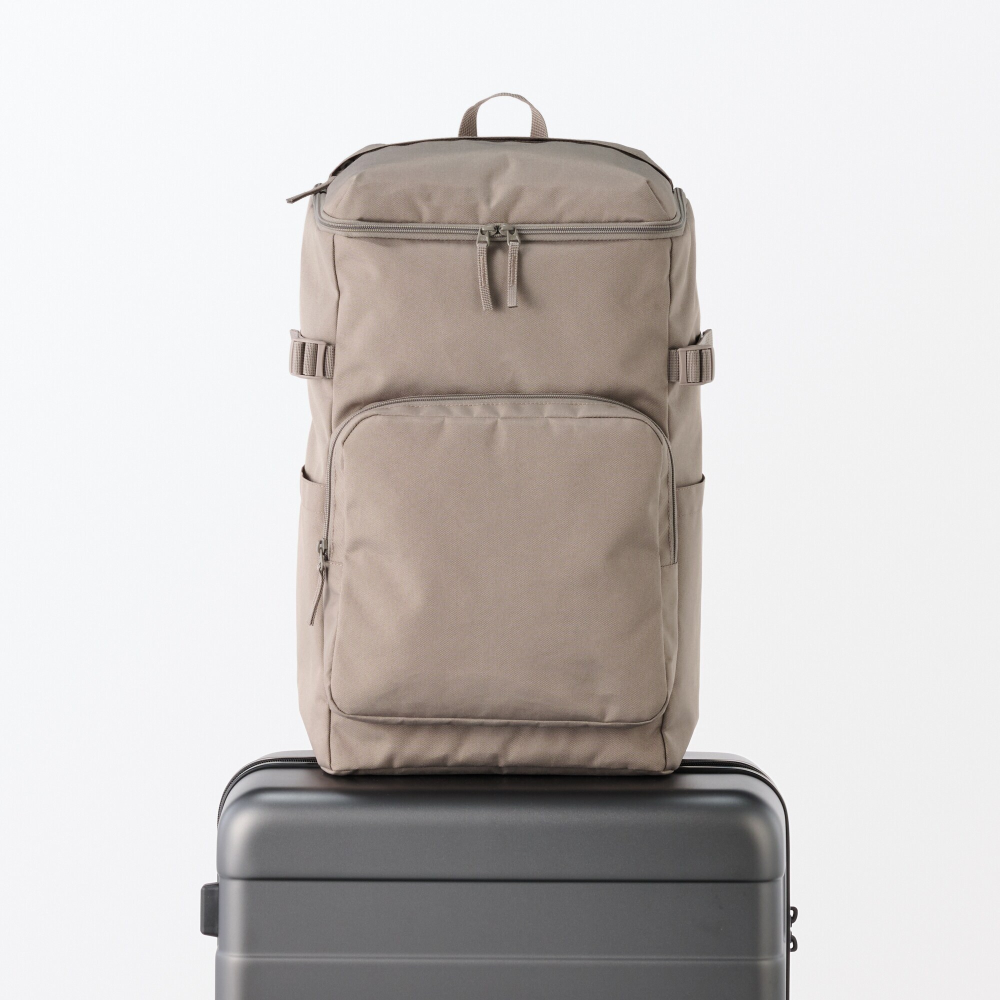 肩の負担を軽くする　撥水　上から開く　リュックサック