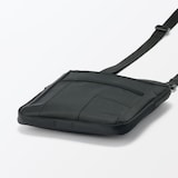 撥水　再生ナイロン　ペン差し付き　ショルダーバッグ