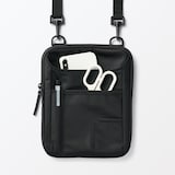 撥水　再生ナイロン　ペン差し付き　ショルダーバッグ