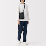 撥水　再生ナイロン　ペン差し付き　ショルダーバッグ