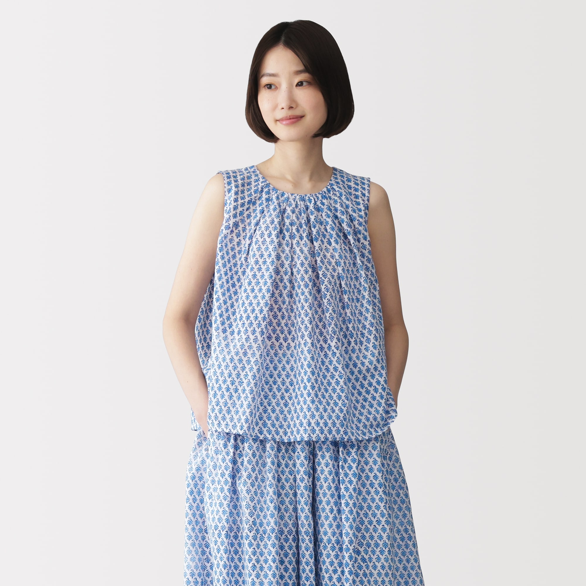 婦人　ブロックプリント　スリーブレスブラウス