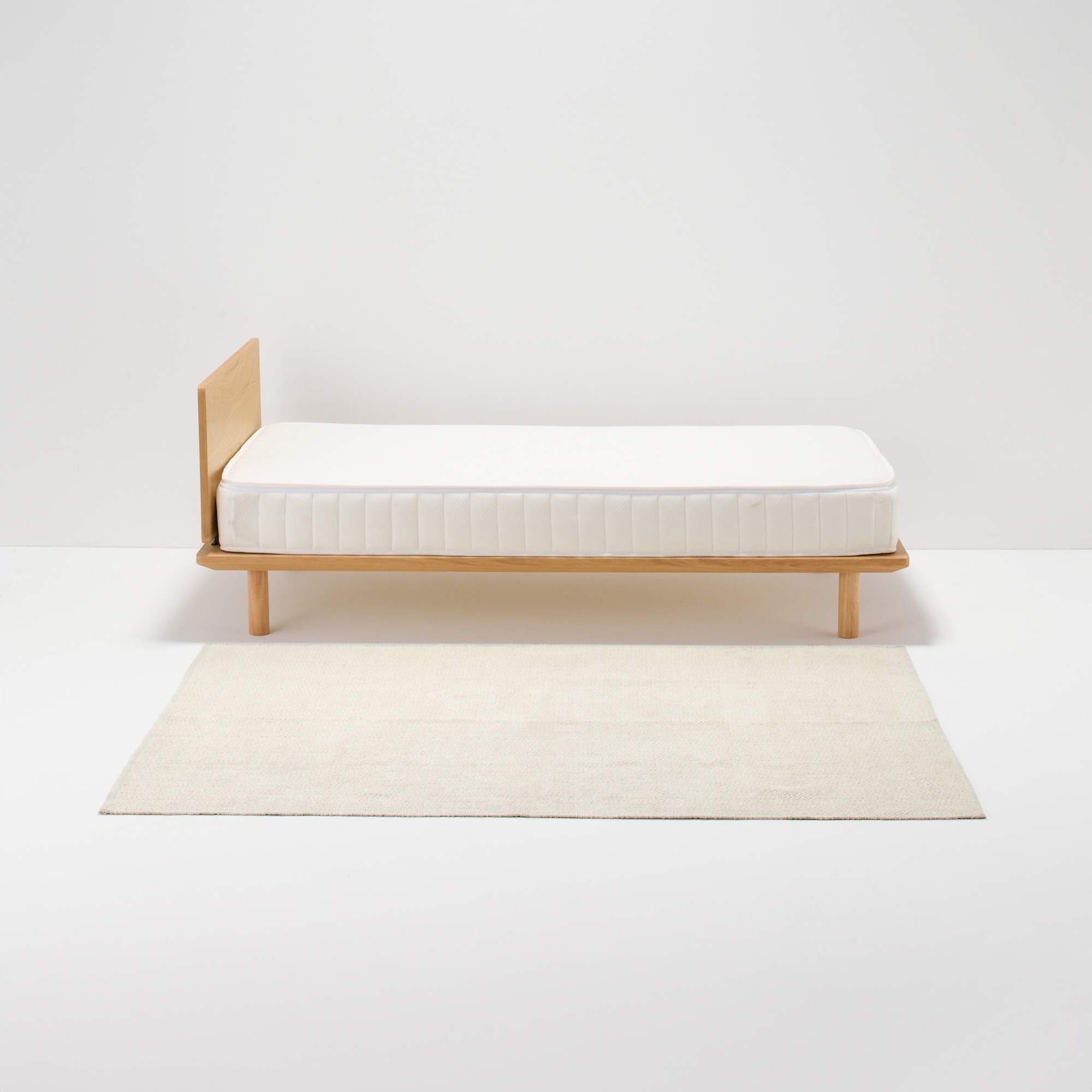 綿　手織りラグ　１４０×１９５ｃｍ