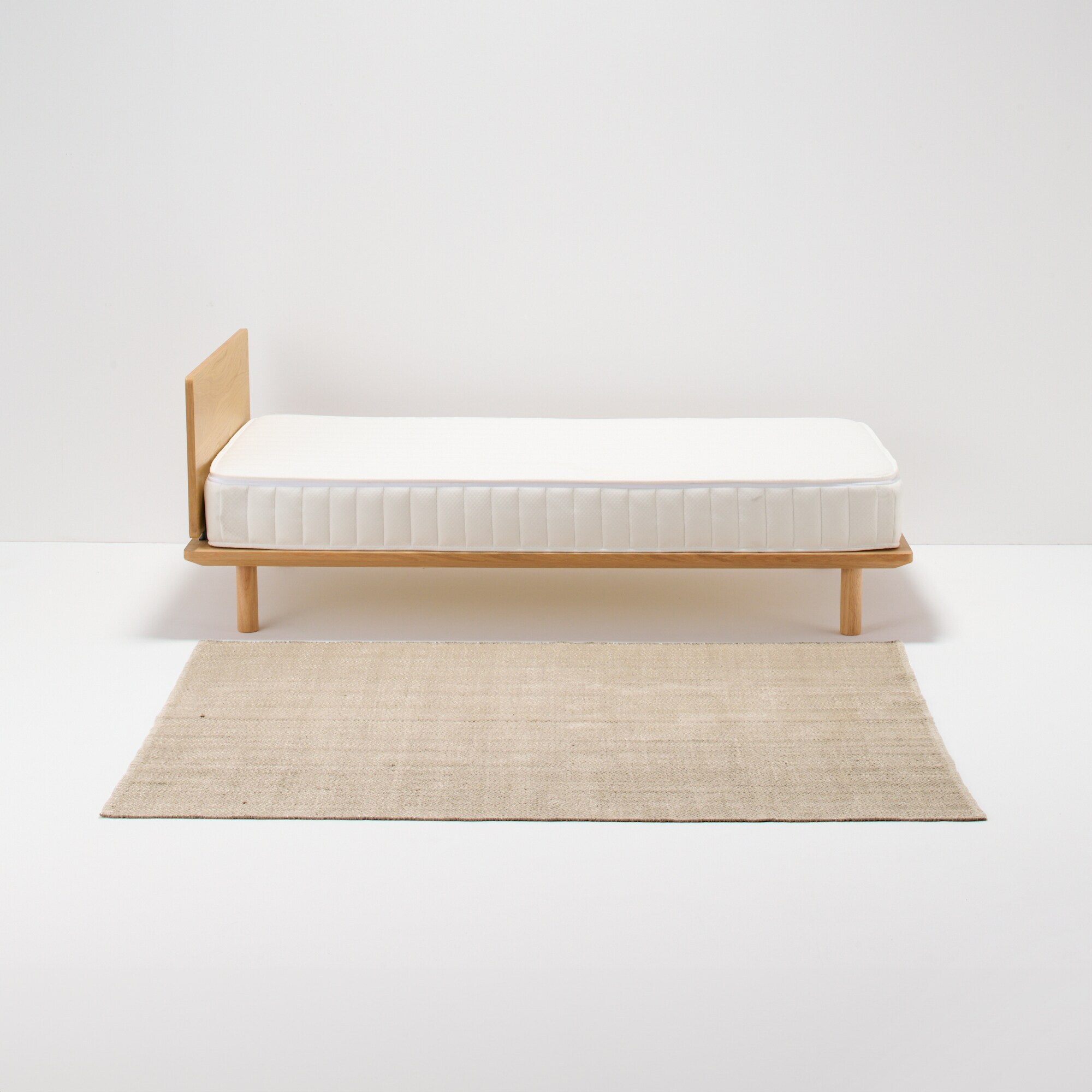 綿　手織りラグ　１４０×１９５ｃｍ