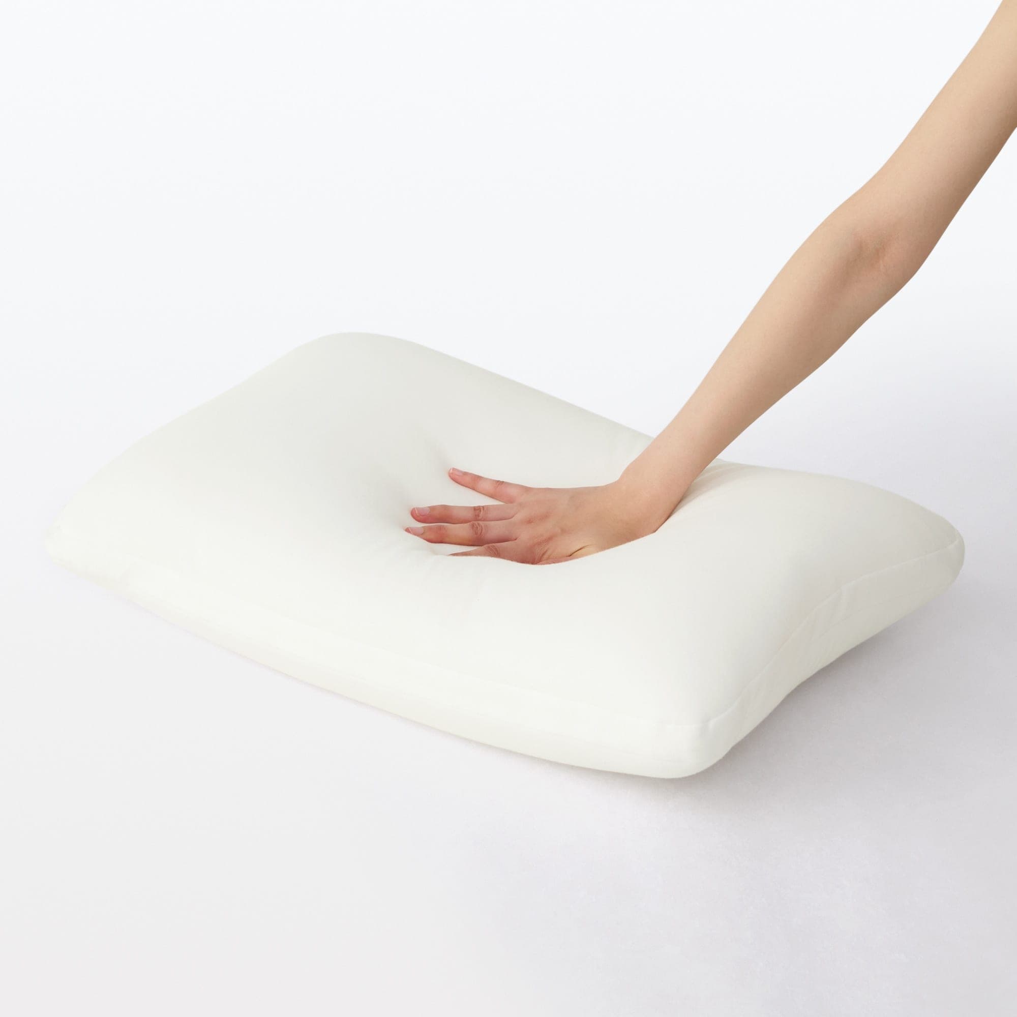 カバーが洗える 頭を支えるふっくらまくら 42×67cm | 無印良品