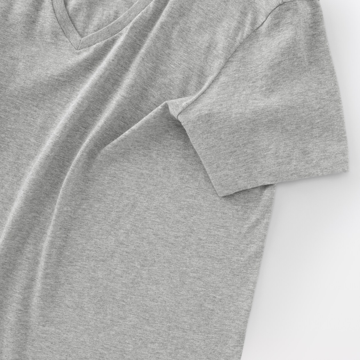 紳士　脇に縫い目のない　２枚組　Ｖネック半袖Ｔシャツ（再生コットン）