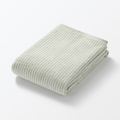 【１２月上旬発売予定】ふっくらパイルバスタオル（柄）　６０×１２０ｃｍ