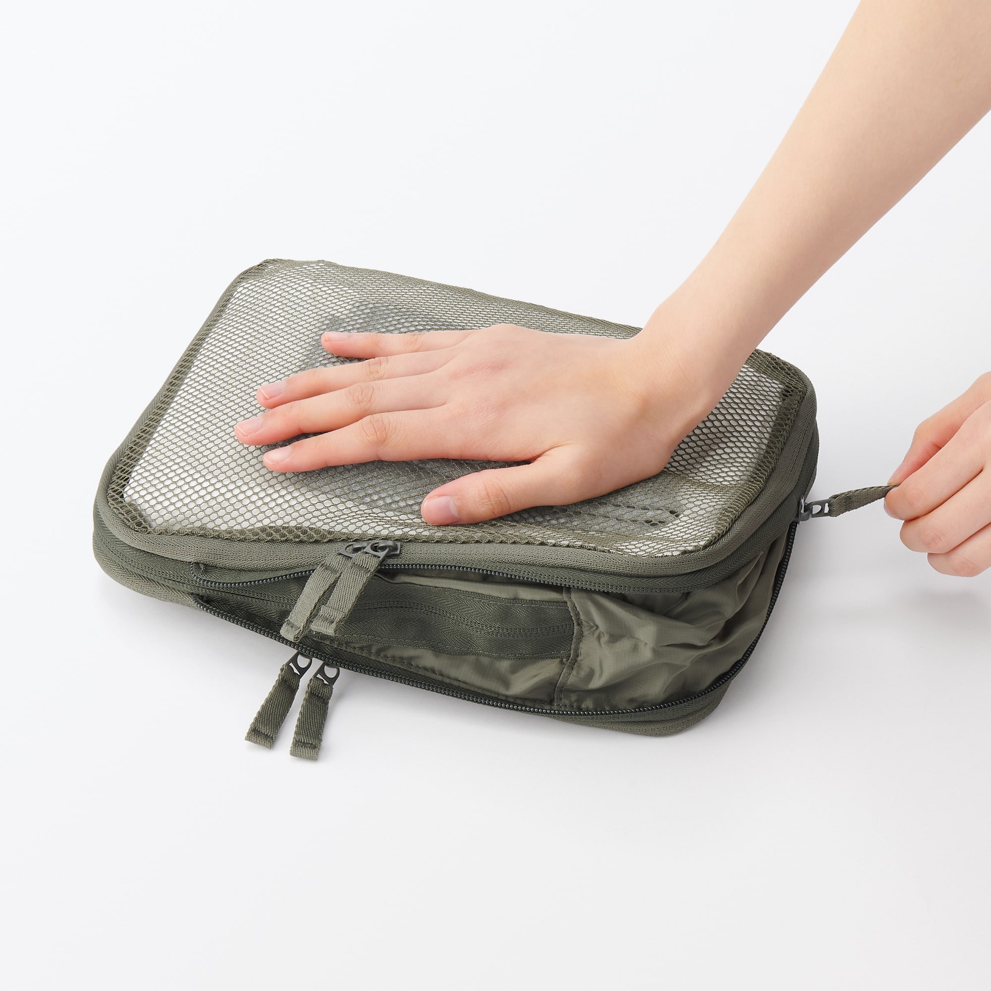 再生ポリエステル仕分けケース圧縮タイプ