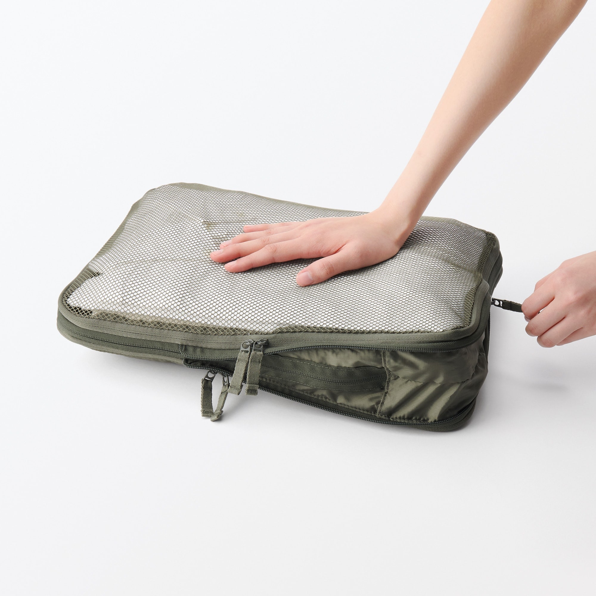 再生ポリエステル仕分けケース圧縮タイプ